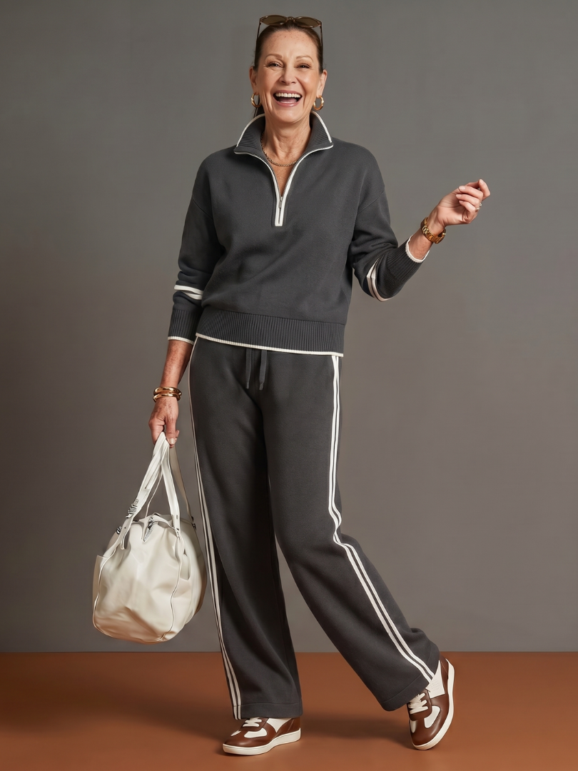 Rain | Conjunto de pantalones de pernera con rayas laterales y manga larga con cuello con cremallera