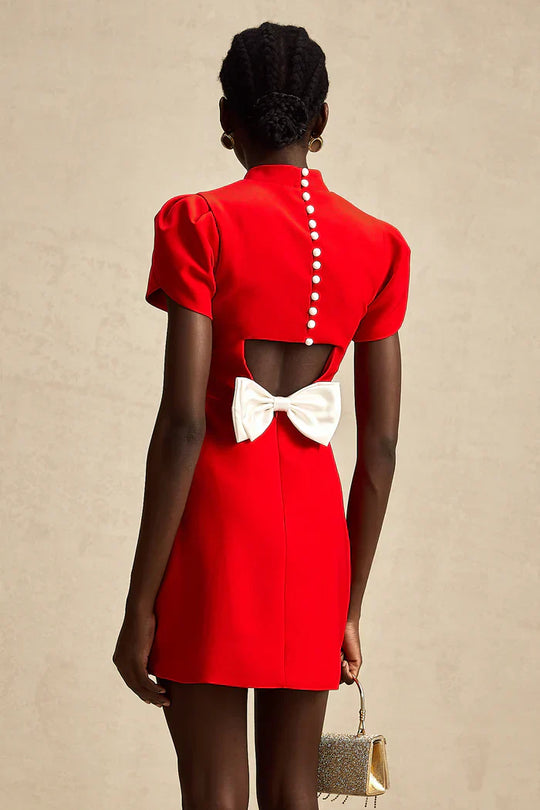 Ana – Vestido mini rojo con mangas pétalo y lazo
