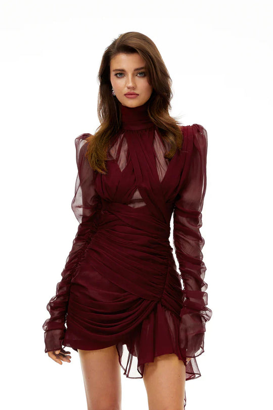 Talía – Vestido mini fruncido asimétrico burdeos