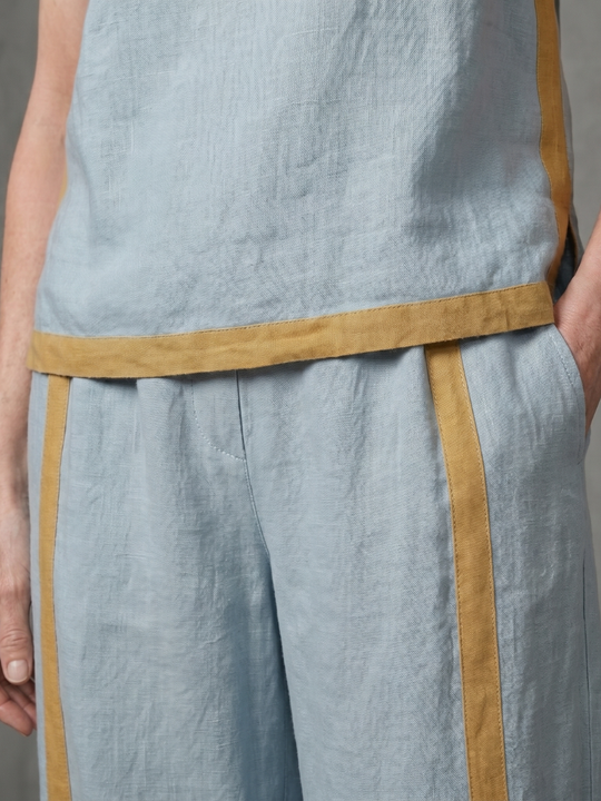 Inara | Conjunto de pantalones en contraste con pierna ancha y top sin mangas