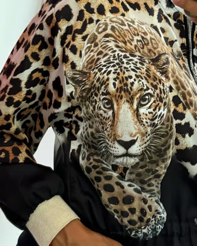 Carmina / Chaqueta bomber con estampado de leopardo