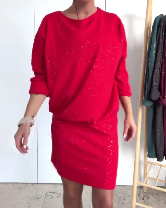 Alicia – Vestido recto con cuello redondo y brillo sutil