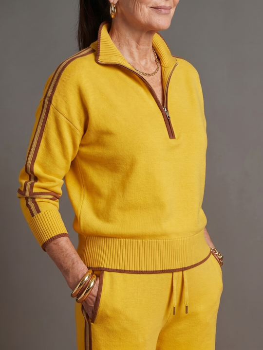 Rain | Conjunto de pantalones de pernera con rayas laterales y manga larga con cuello con cremallera