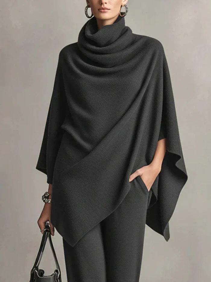 Juana – Conjunto elegante con poncho drapeado y pantalón