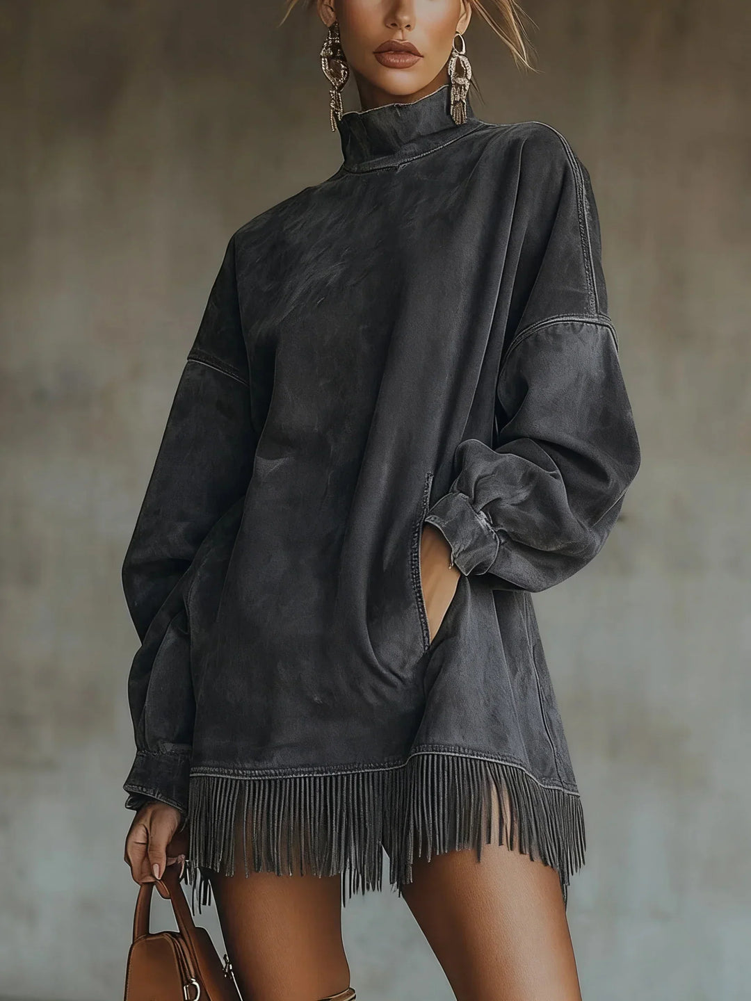 Adela - Vestido de cuello alto de ante con flecos en el bajo