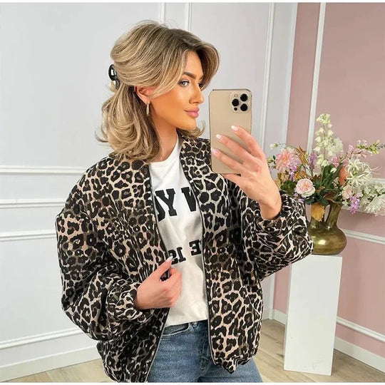 Fiona - Chaqueta bomber para otoño con estampado animal print