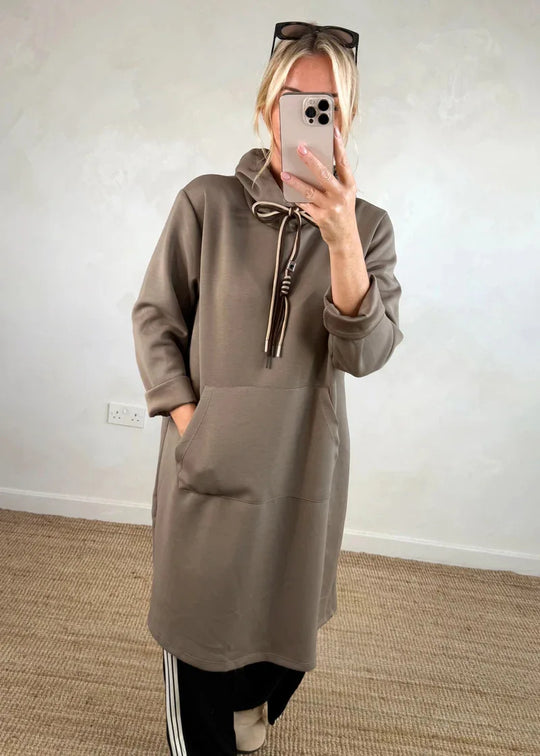 Otoña - Vestido con capucha y lazo decorativo