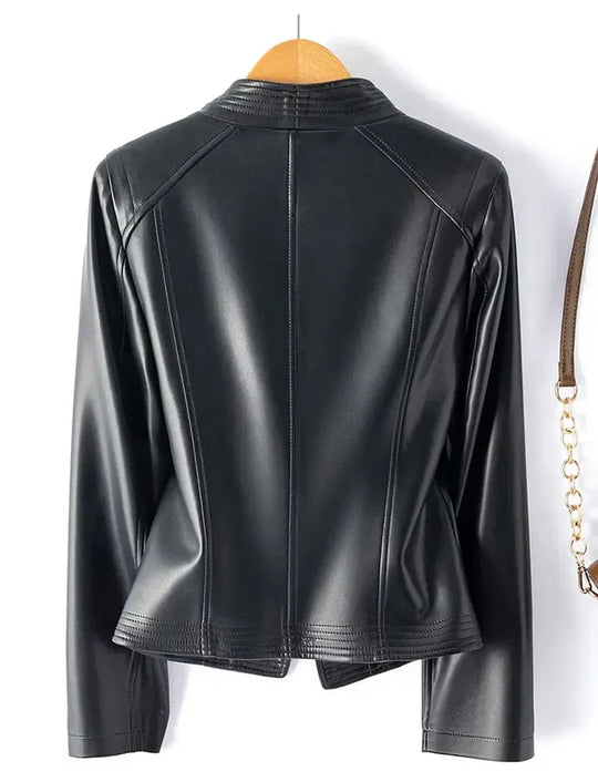Clara - Chaqueta motera con diseño estructurado