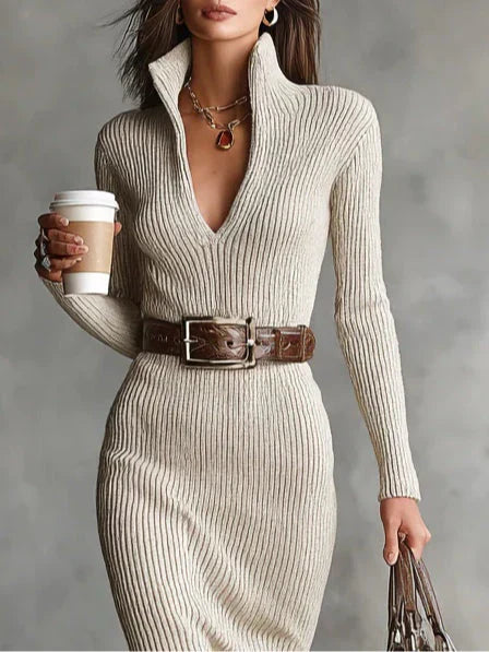 Clara - Vestido de punto con cuello medio alto y cinturón