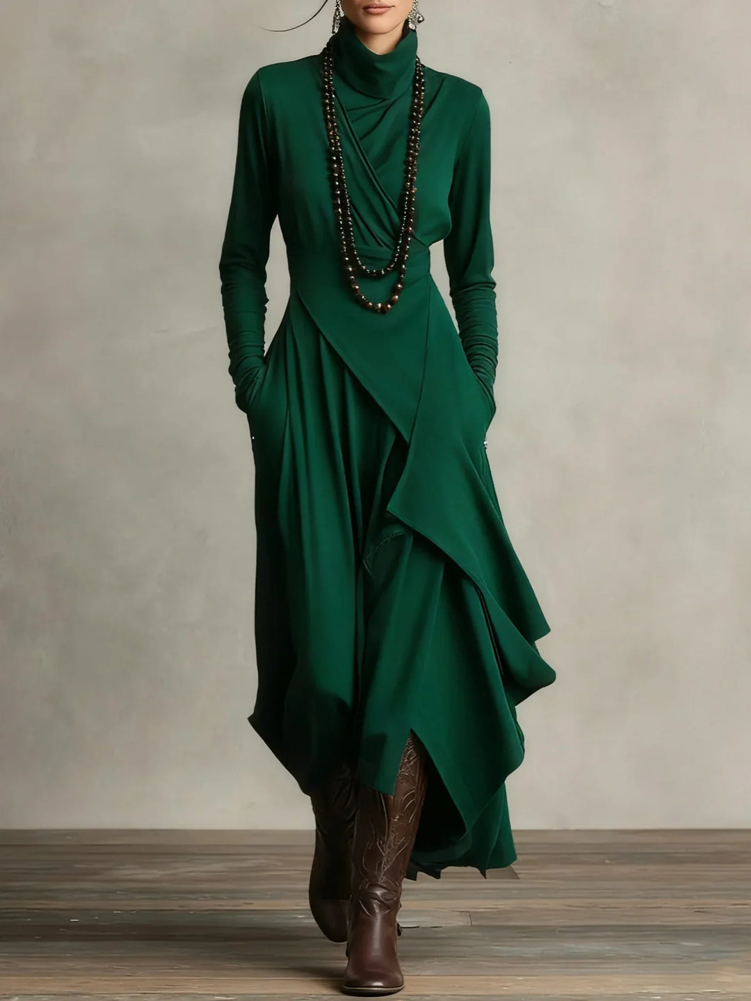 Nerea – Vestido maxi de cuello alto con diseño asimétrico