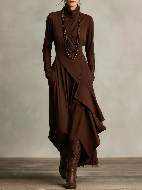 Nerea – Vestido maxi de cuello alto con diseño asimétrico