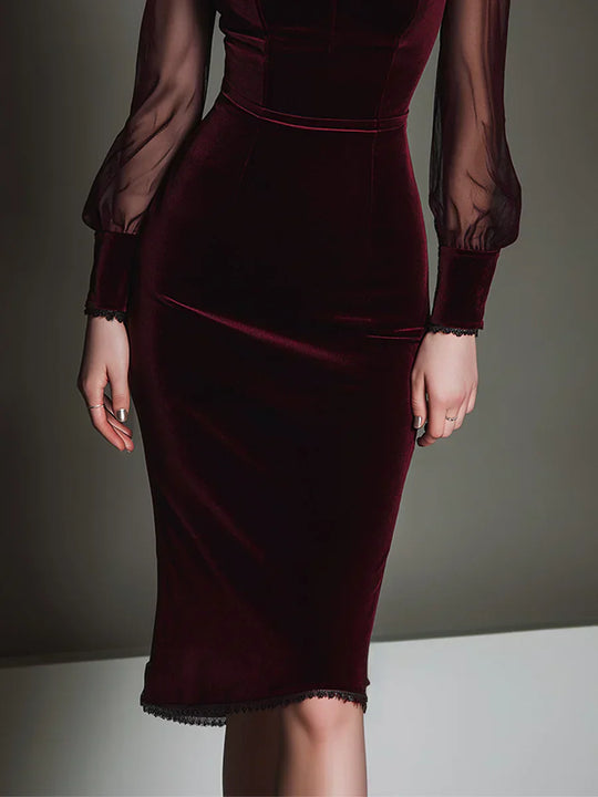 Carlota – Vestido midi con escote corazón y terciopelo burdeos
