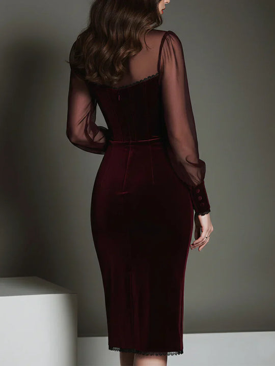 Carlota – Vestido midi con escote corazón y terciopelo burdeos