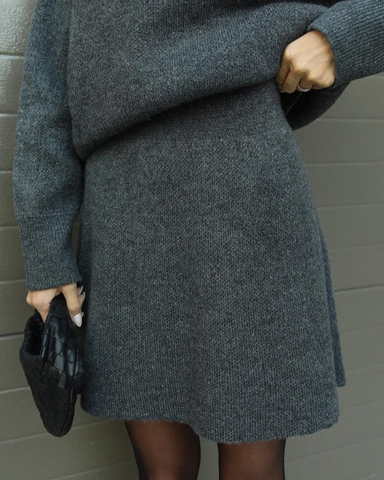 Lara - Conjunto de otoño de punto con jersey y falda