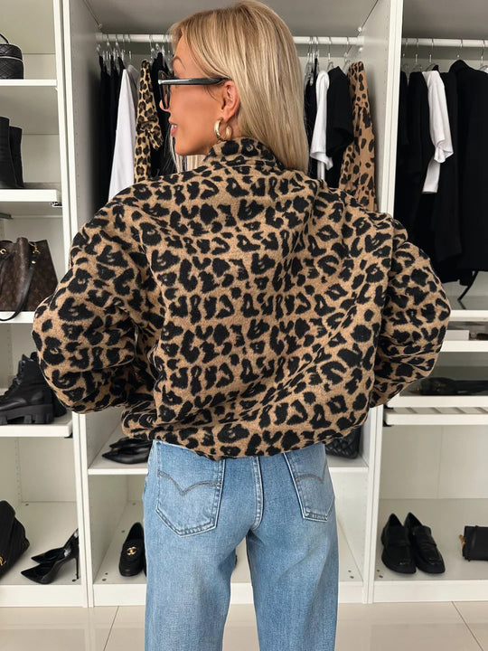 Lidia / Chaqueta de estampado animal con estilo moderno