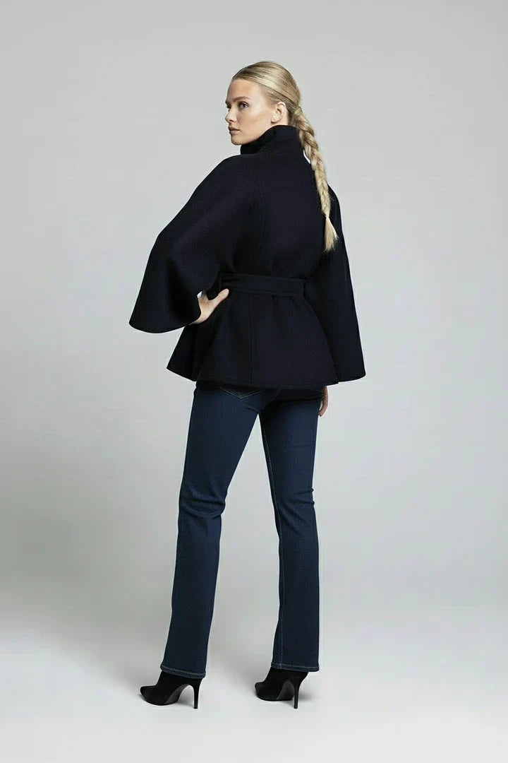 Cosima - Chaqueta con cuello alto y cinturón