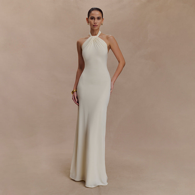 Lilia - Vestido largo ajustado con cuello halter