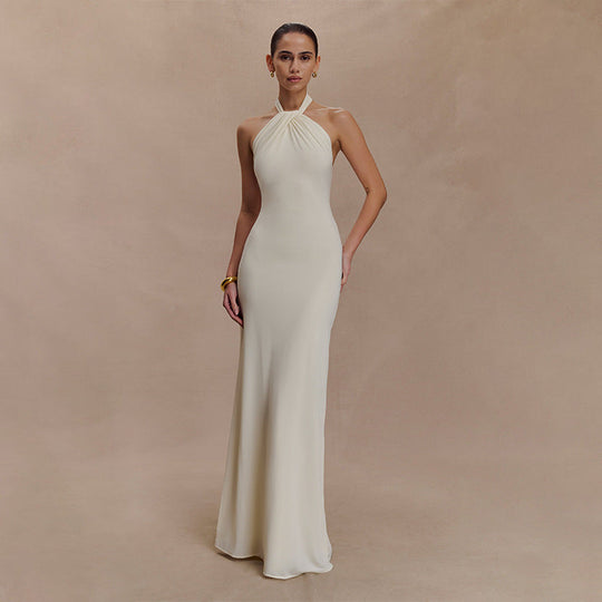 Lilia - Vestido largo ajustado con cuello halter