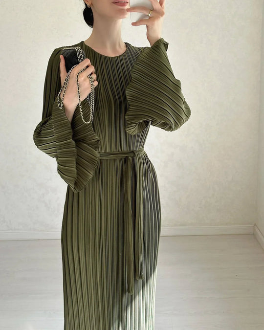 Felicia™ – Vestido largo plisado con mangas acampanadas