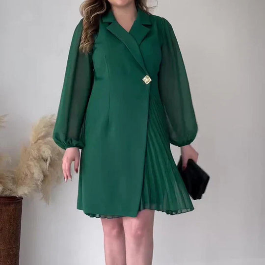 Inés – Vestido elegante con patrón plisado