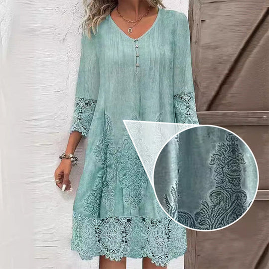 Lucía™ Vestido corto con bordado floral y encaje, manga 3/4 y escote en pico