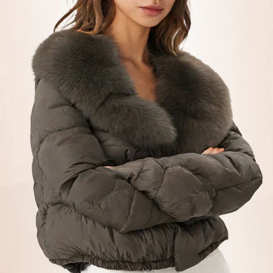Victoria - Chaqueta corta moderna y cálida con cuello de piel sintética (relleno de plumón de pato blanco)