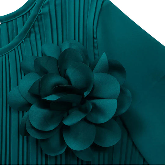 Cecilia – Vestido midi plisado con mangas 3/4 y cinturón